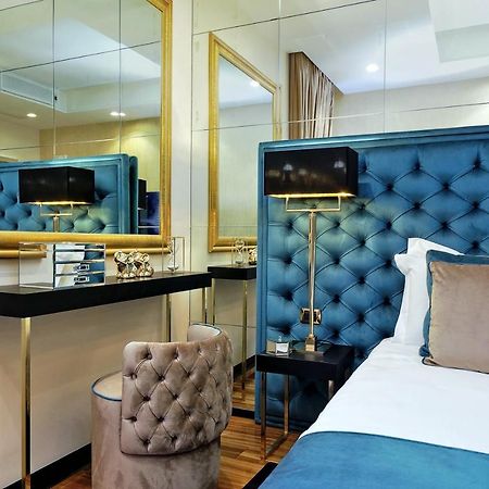 Trevi Diamond Luxury Suites & Jacuzzi Рим Екстериор снимка