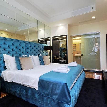 Trevi Diamond Luxury Suites & Jacuzzi Рим Екстериор снимка