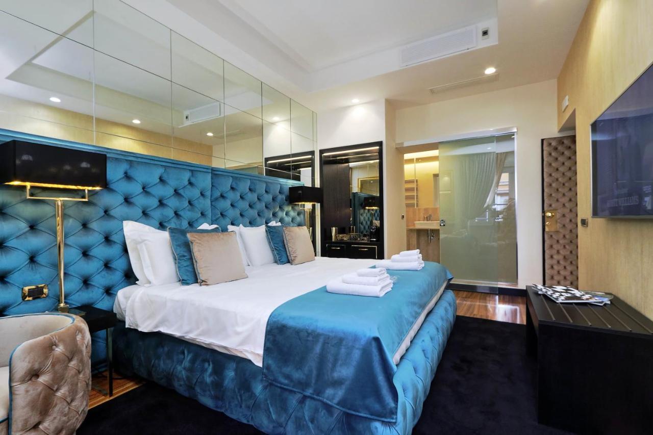 Trevi Diamond Luxury Suites & Jacuzzi Рим Екстериор снимка