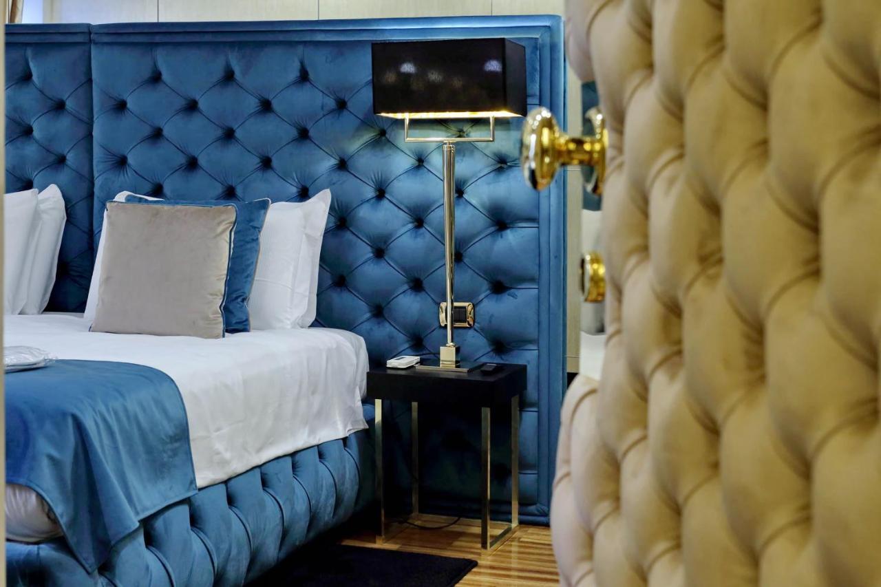 Trevi Diamond Luxury Suites & Jacuzzi Рим Екстериор снимка