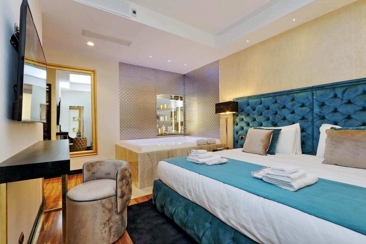Trevi Diamond Luxury Suites & Jacuzzi Рим Екстериор снимка