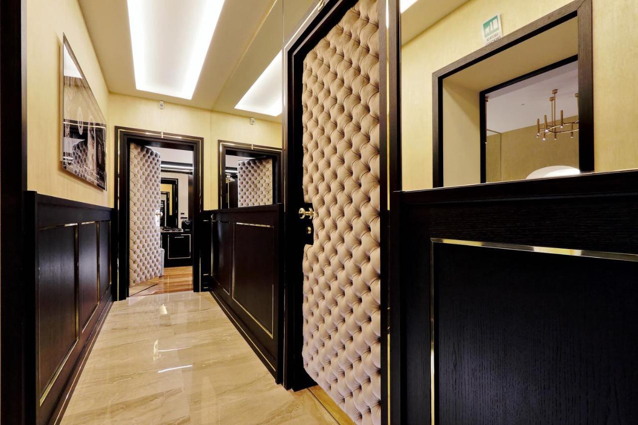 Trevi Diamond Luxury Suites & Jacuzzi Рим Екстериор снимка