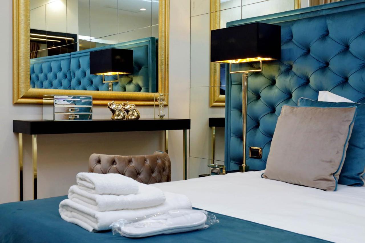 Trevi Diamond Luxury Suites & Jacuzzi Рим Екстериор снимка