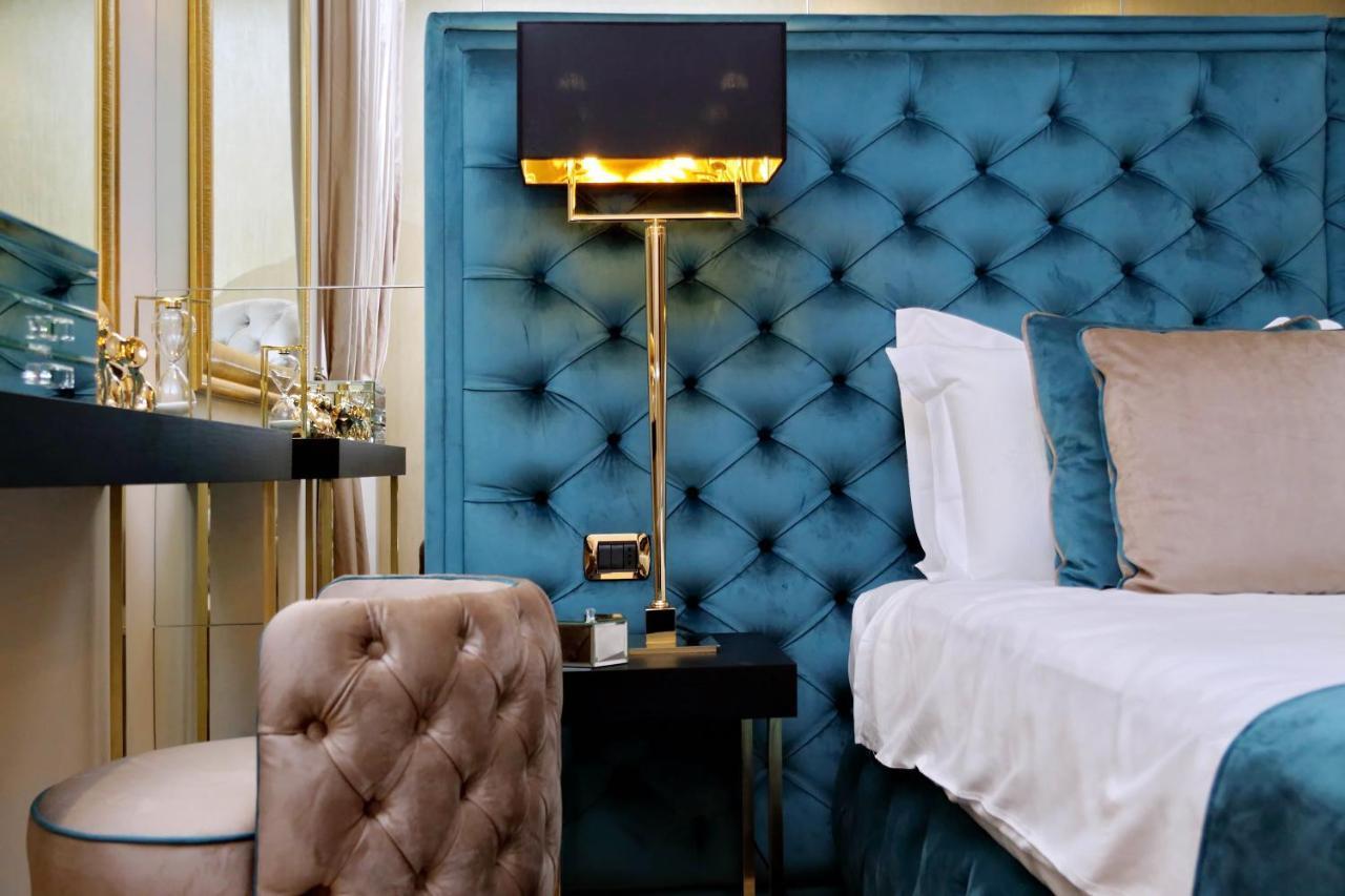 Trevi Diamond Luxury Suites & Jacuzzi Рим Екстериор снимка